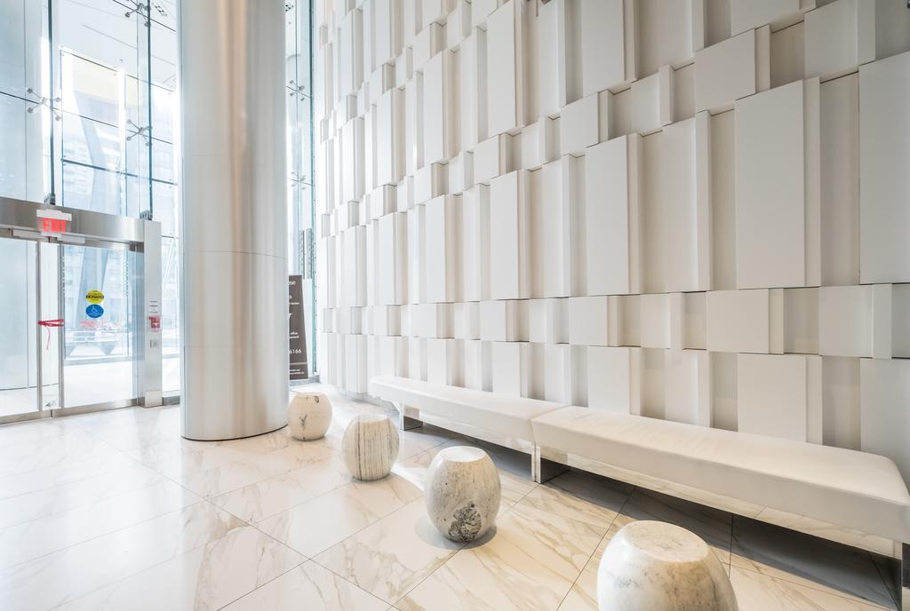 Downtown Luxury Lakeview Condo تورونتو المظهر الخارجي الصورة