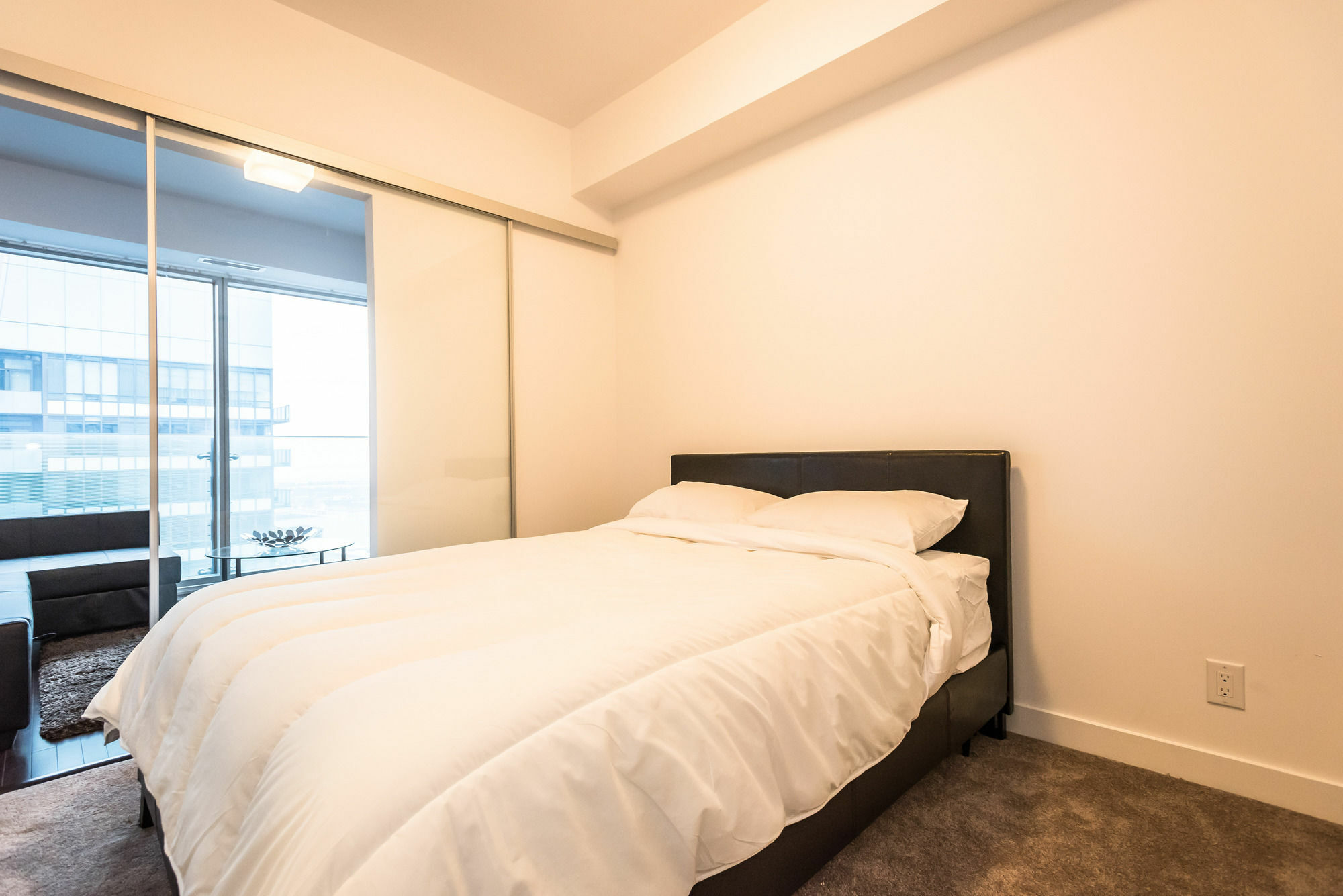 Downtown Luxury Lakeview Condo تورونتو المظهر الخارجي الصورة