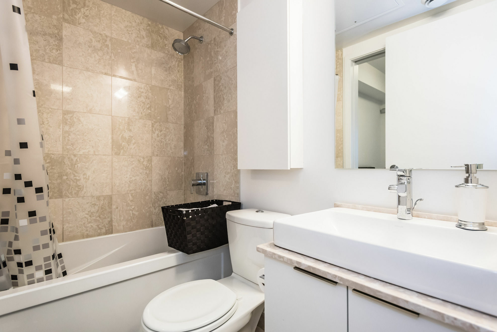 Downtown Luxury Lakeview Condo تورونتو المظهر الخارجي الصورة